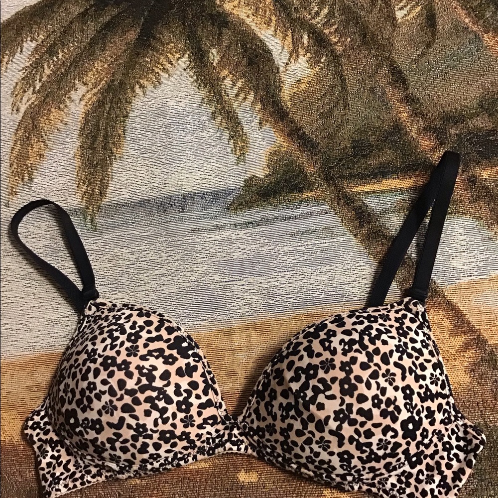 Lily of France Brassiere black beige floral 34B looks like leopard mater…